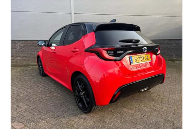 Toyota Yaris (2022) thumbnail 5
