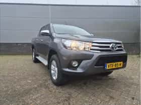 Toyota Hilux (2019) thumbnail 5