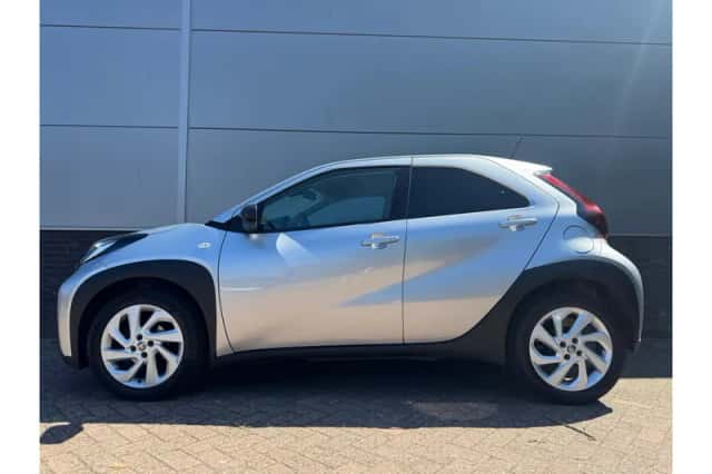 Toyota Aygo X (2022) thumbnail 2