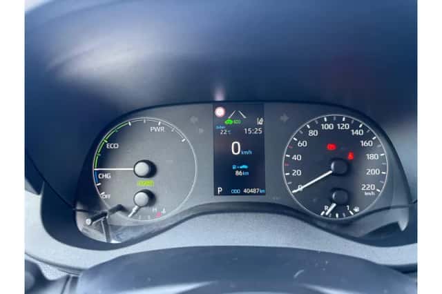 Toyota Yaris (2022) thumbnail 3
