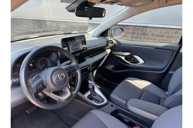 Toyota Yaris (2022) thumbnail 4