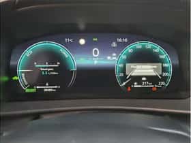 Toyota C-HR thumbnail 3