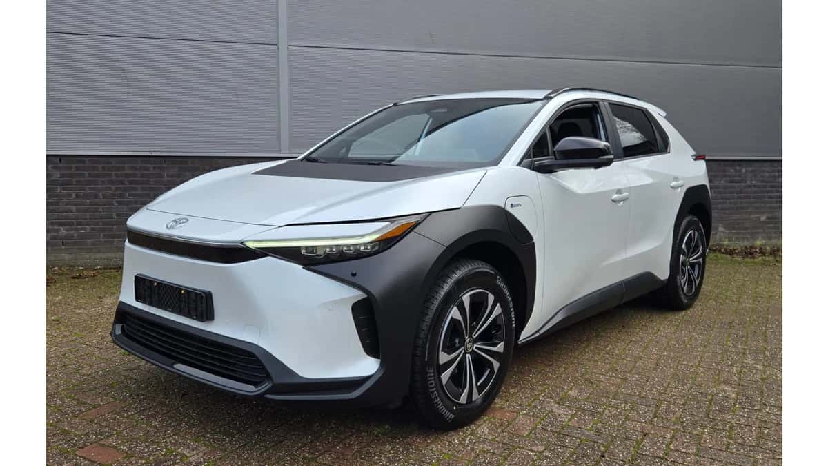 Toyota bZ4X — foto 1