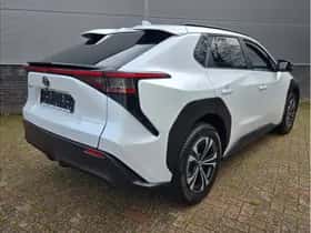 Toyota bZ4X thumbnail 2