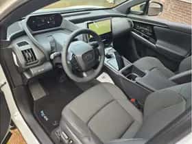 Toyota bZ4X thumbnail 4