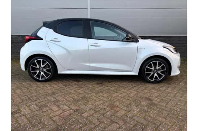 Toyota Yaris (2021) thumbnail 5