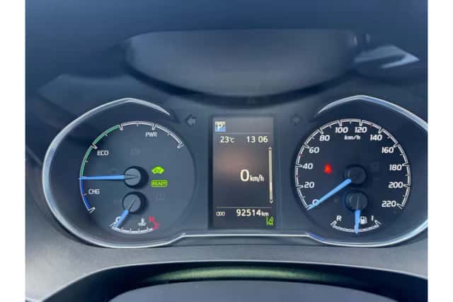 Toyota Yaris (2017) thumbnail 3