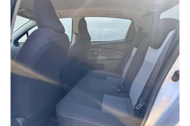 Toyota Yaris (2017) thumbnail 6