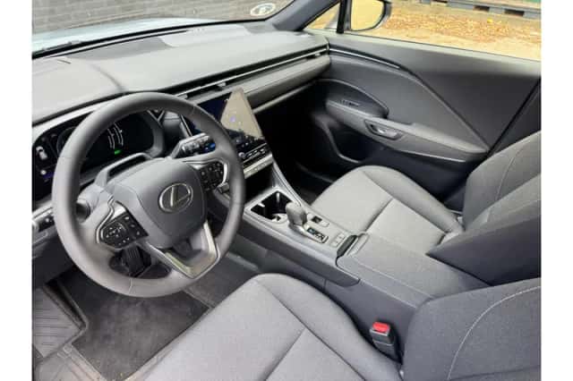 Lexus LBX (2025) thumbnail 5