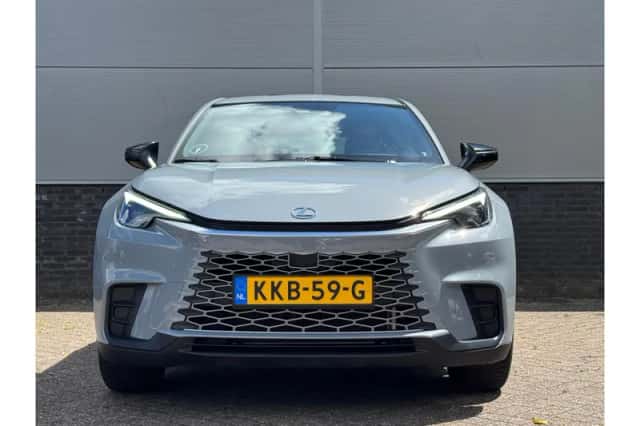 Lexus LBX (2025) thumbnail 6