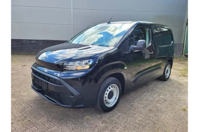 Toyota Proace (2024) thumbnail 1