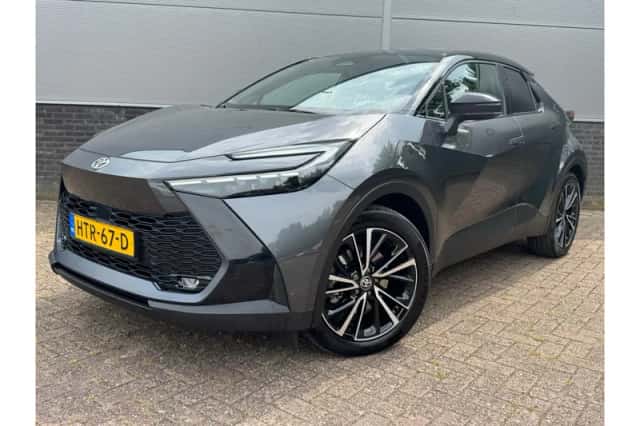 Toyota C-HR (2025) thumbnail 1