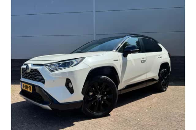 Toyota RAV4 (2022) thumbnail 1