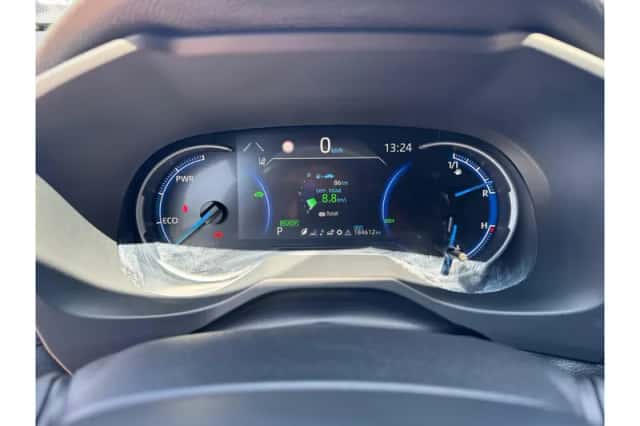 Toyota RAV4 (2022) thumbnail 3