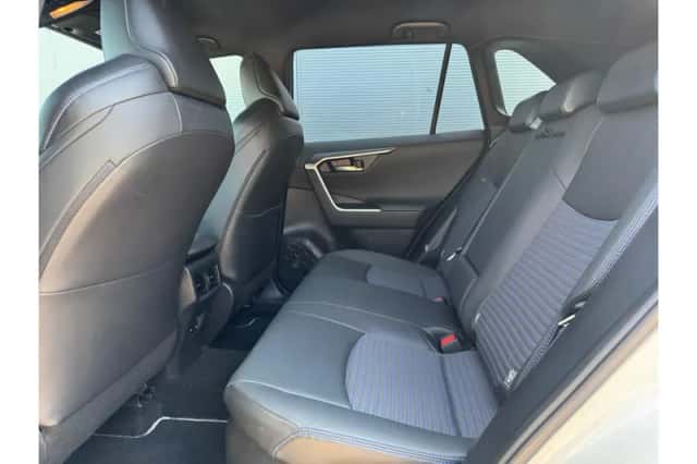 Toyota RAV4 (2022) thumbnail 6