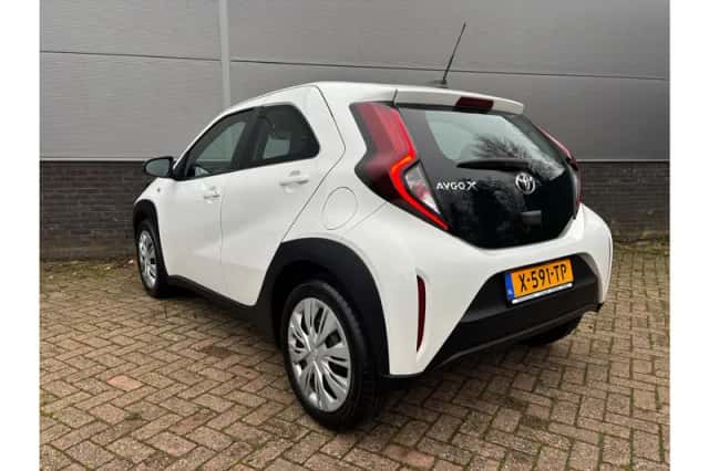 Toyota Aygo X (2024) thumbnail 2