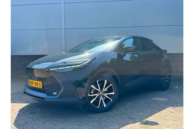 Toyota C-HR (2026) thumbnail 1