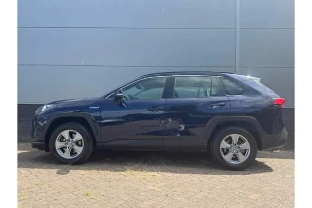Toyota RAV4 (2019) thumbnail 2