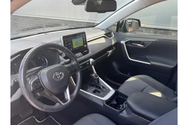 Toyota RAV4 (2019) thumbnail 4