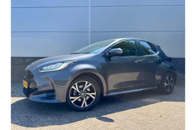 Toyota Yaris (2025) thumbnail 1