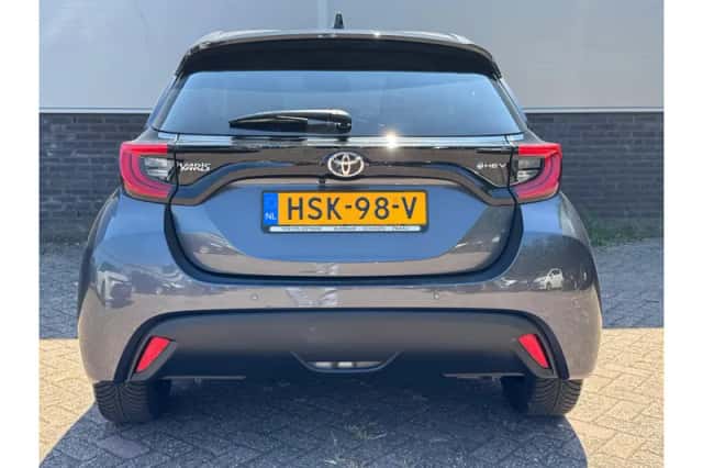 Toyota Yaris (2025) thumbnail 4