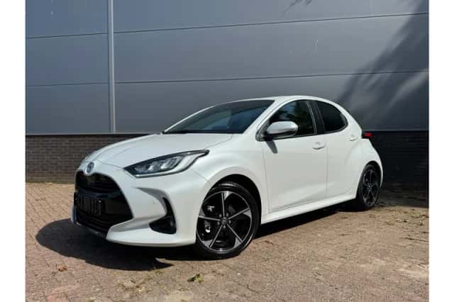 Toyota Yaris (2025) thumbnail 1