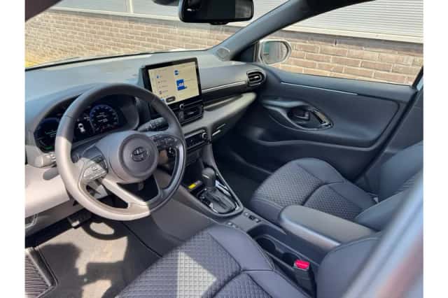 Toyota Yaris (2025) thumbnail 4