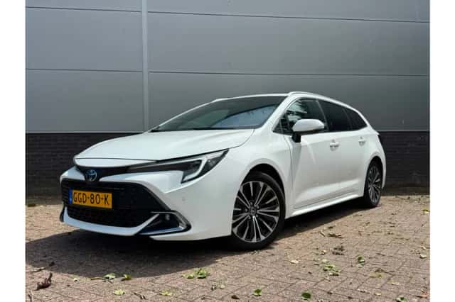 Toyota Corolla (2024) thumbnail 1