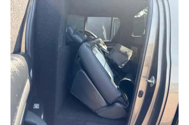 Toyota Hilux (2021) thumbnail 3