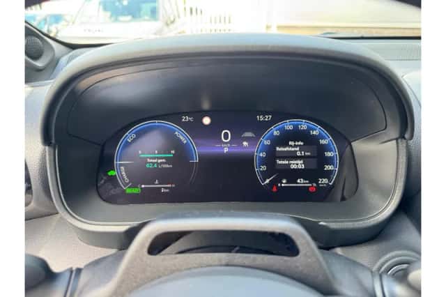 Toyota Yaris Cross (2026) thumbnail 3