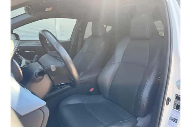 Toyota C-HR (2022) thumbnail 5