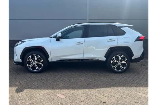 Toyota RAV4 (2025) thumbnail 2