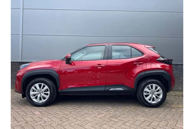 Toyota Yaris Cross (2024) thumbnail 2