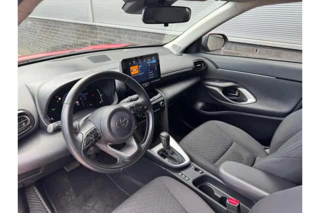 Toyota Yaris Cross (2024) thumbnail 4