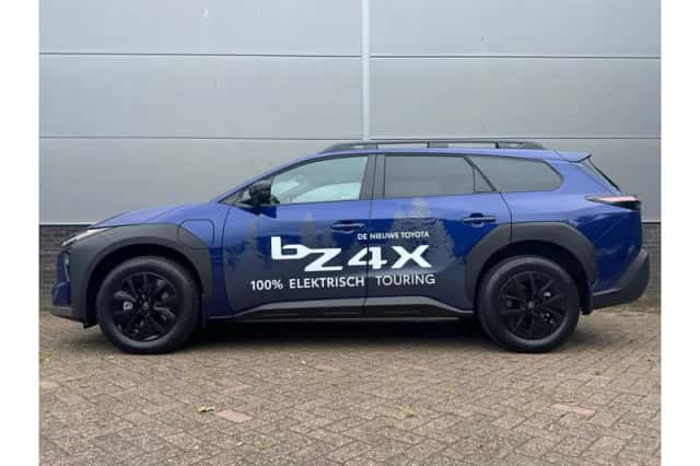 Toyota bZ4X (2026) thumbnail 2