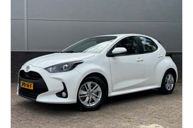 Toyota Yaris (2025) thumbnail 1