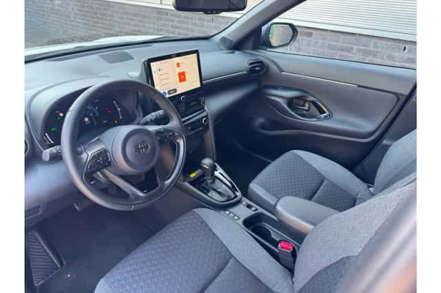 Toyota Yaris Cross (2025) thumbnail 4