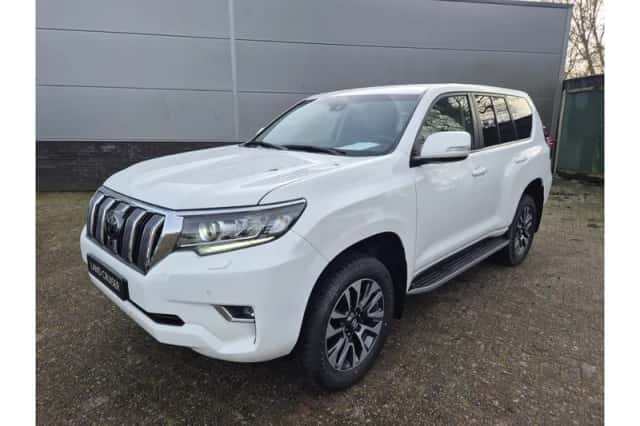 Toyota Land Cruiser (2024) thumbnail 1