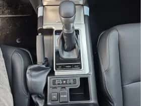 Toyota Land Cruiser thumbnail 12