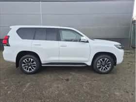 Toyota Land Cruiser thumbnail 3
