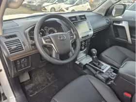 Toyota Land Cruiser thumbnail 4
