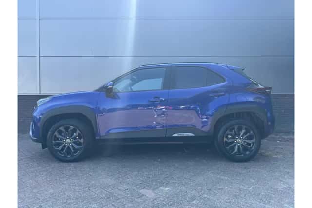 Toyota Yaris Cross (2024) thumbnail 2