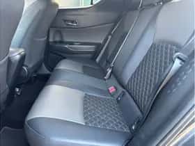 Toyota C-HR (2023) thumbnail 11