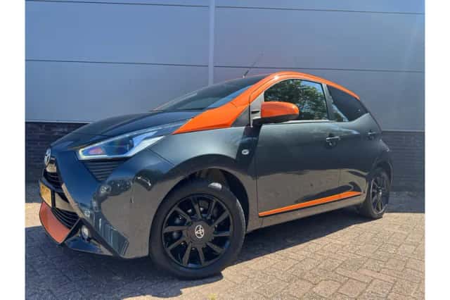 Toyota Aygo (2021) thumbnail 1