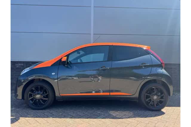 Toyota Aygo (2021) thumbnail 2