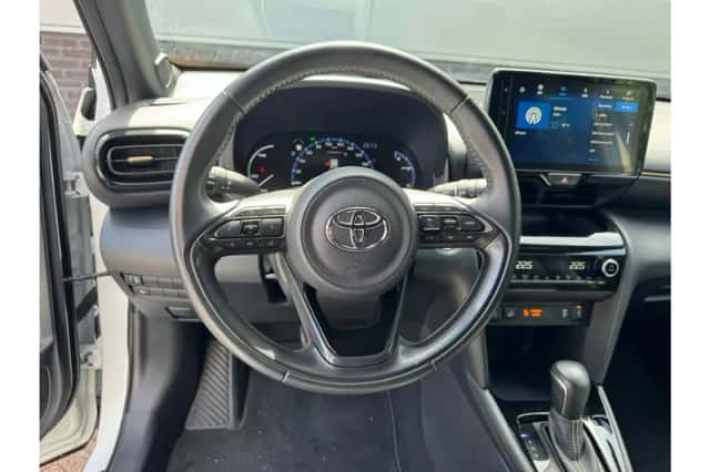 Toyota Yaris Cross (2022) thumbnail 4