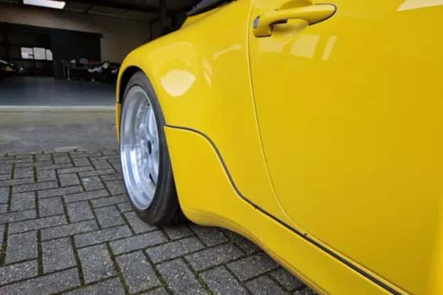 Porsche 911 (1982) thumbnail 2