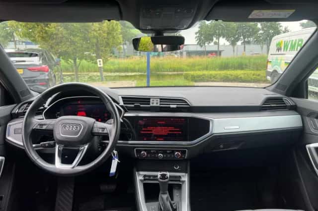Audi Q3 (2021) thumbnail 11