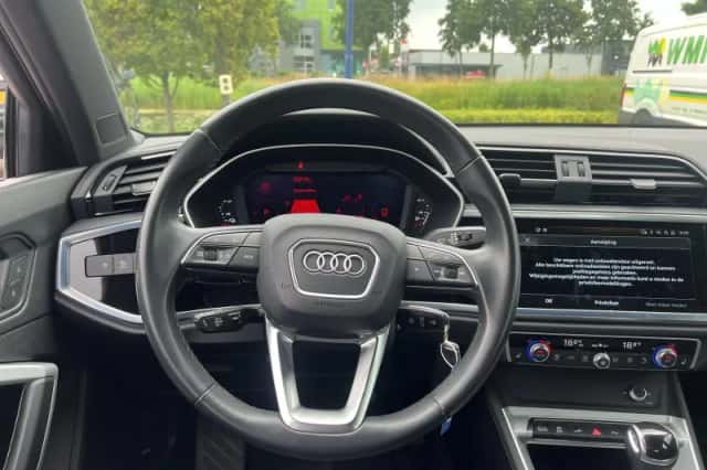 Audi Q3 (2021) thumbnail 12