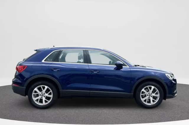 Audi Q3 (2021) thumbnail 5